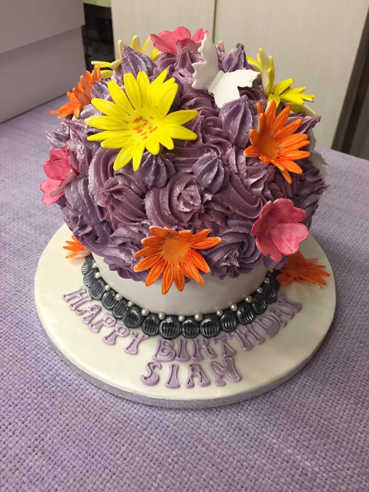 Giant Cupcake - floral theme
